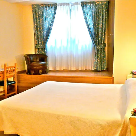 Hotel Nice 2* La Seu d'Urgell