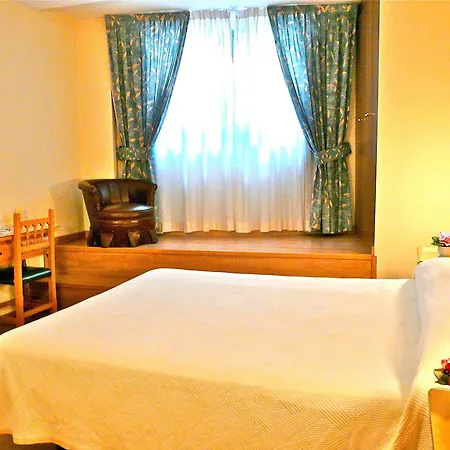 Hotel Nice 2* La Seu d'Urgell